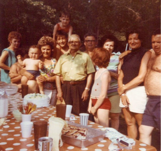 papaditarantosurroundedbyfamily.jpg