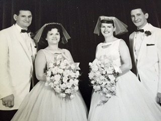 sistersmarrybrotherslarryanddomenicgentilewithroseandrosemarieditaranto.jpg
